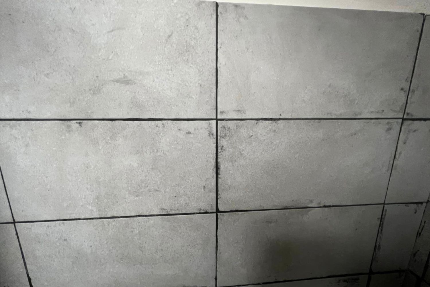 How to Remove Grout Haze from Porcelain Tile (4 Methods)