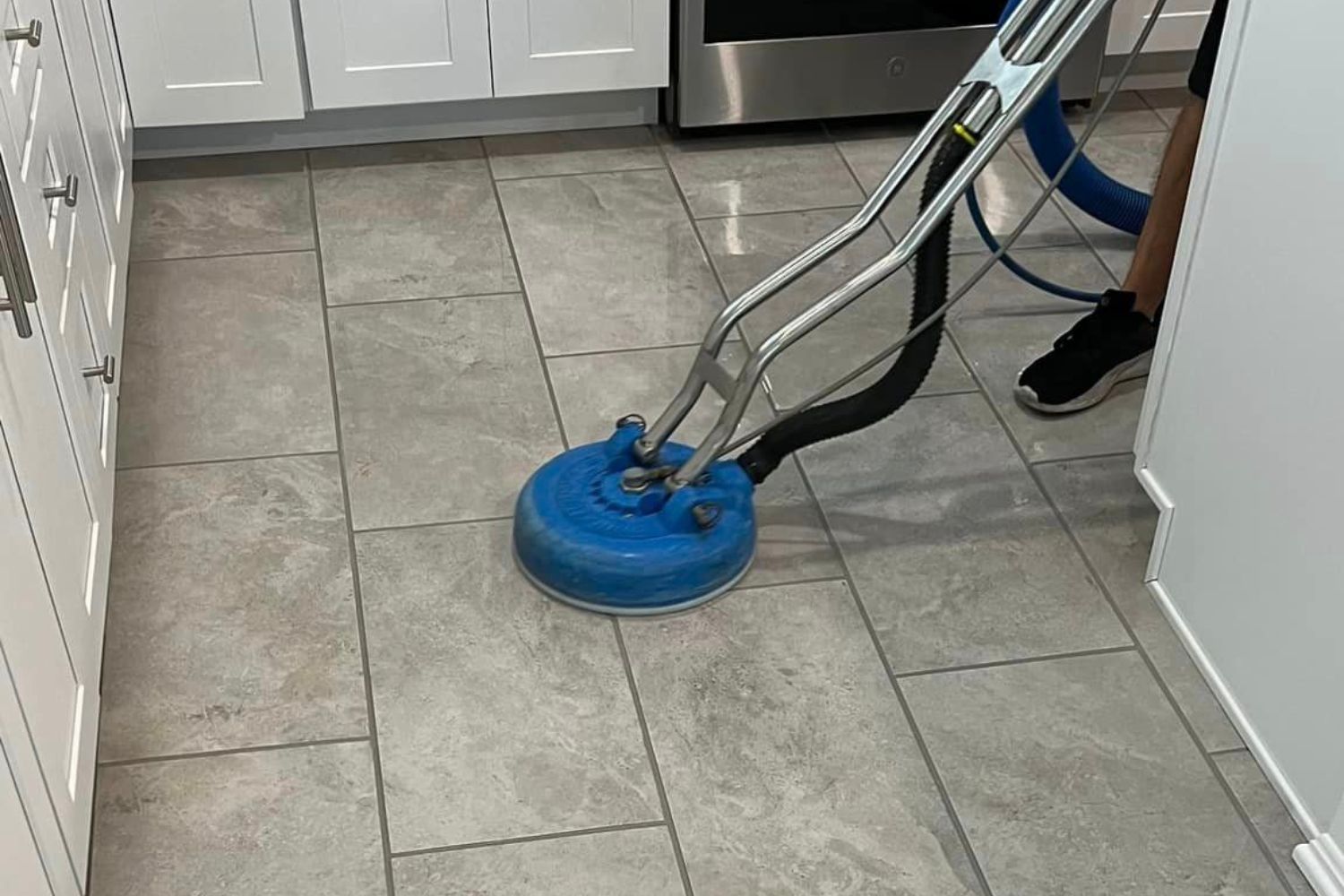 How to Remove Grout Haze from Porcelain Tile (4 Methods)